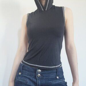 Vintage 80s basic black sleeveless hooded top with white contrast stitching